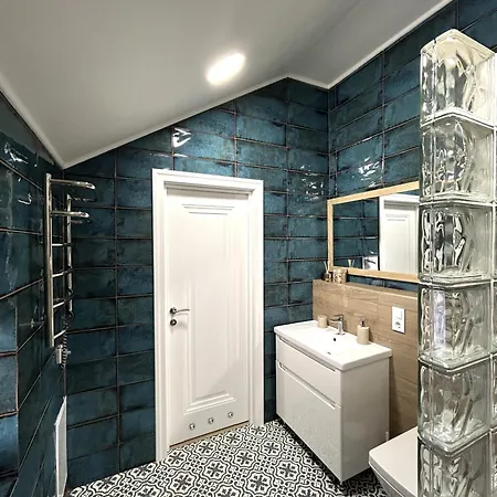 Modern In The Center Apartment