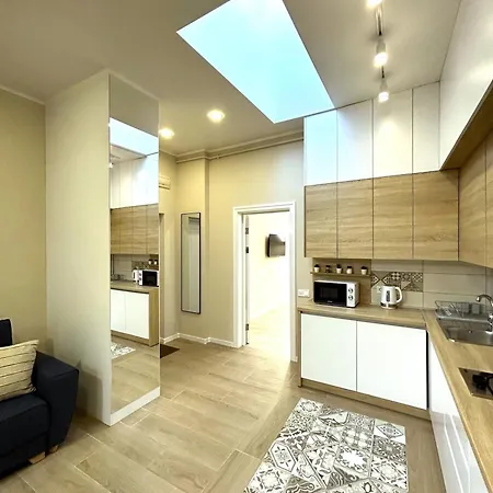 Апартаменты Modern In The Center