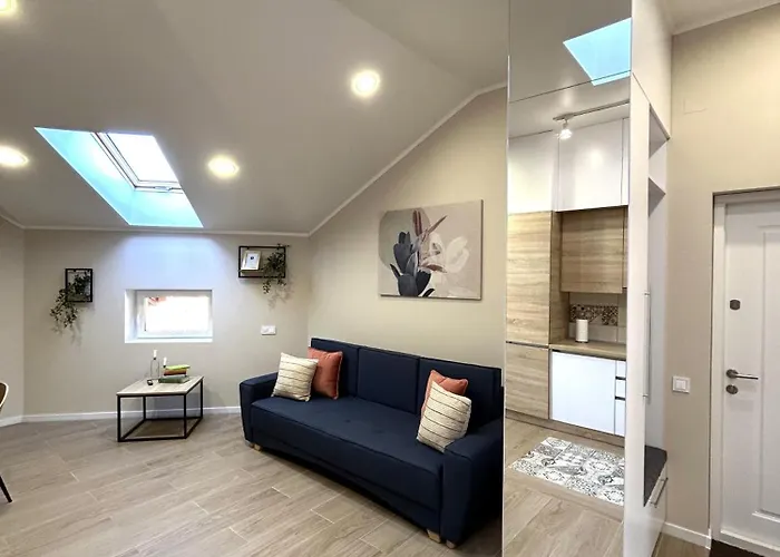 Modern In The Center Апартаменты *