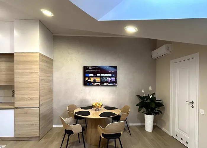 Modern In The Center